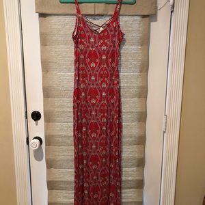 Patterned fitted maxi
